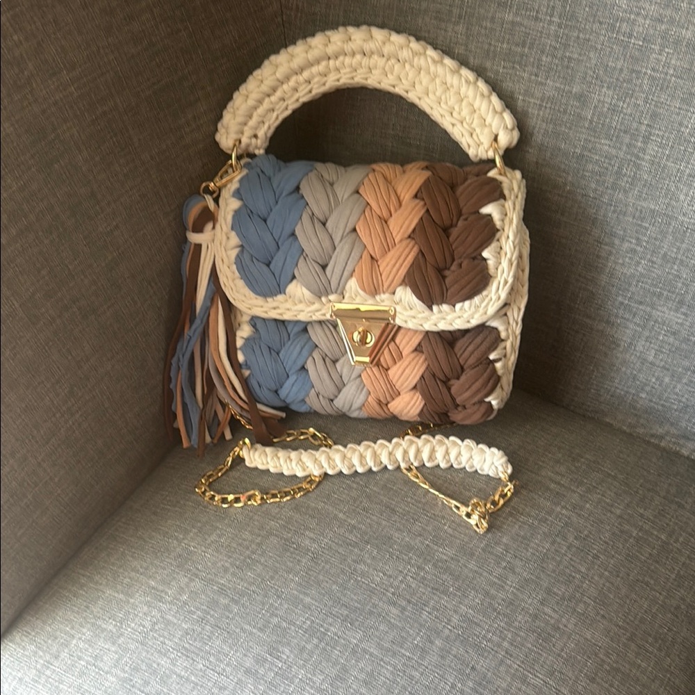 CHQUEL Multicolor Woven Handbag - Picture 7 of 7